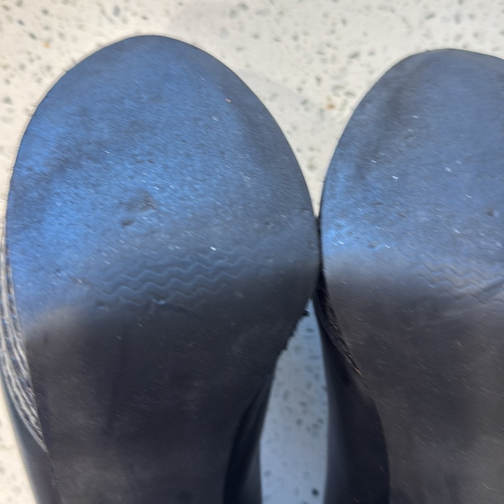 Trouve Black Classic Heels - Picture 6 of 8
